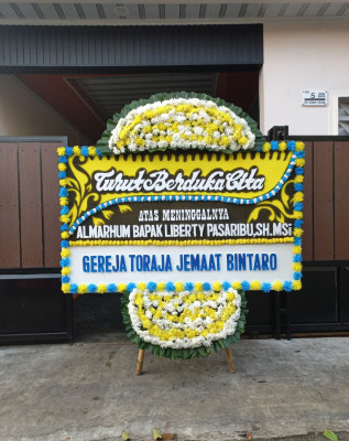 Papan Bunga Duka di Parak Gadang Timur