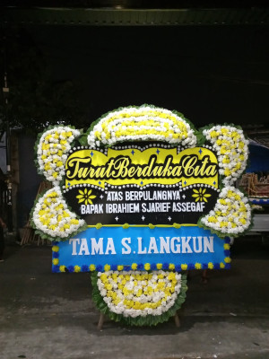 Papan Bunga Duka di Parak Gadang Timur